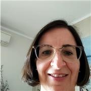 Insegnante di inglese, con master in didattica delle lingue, impartisce lezioni a studenti di qualsiasi livello